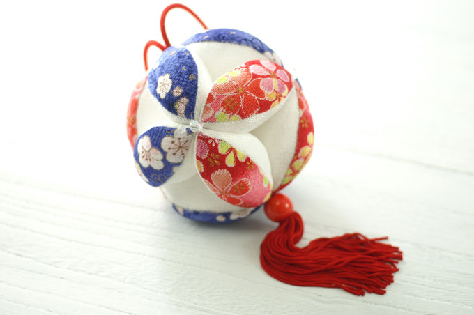 吊し雛七宝まり 愛情と願いを込めた七宝まりの吊るし飾り＊ひな祭り＊ちりめん細工